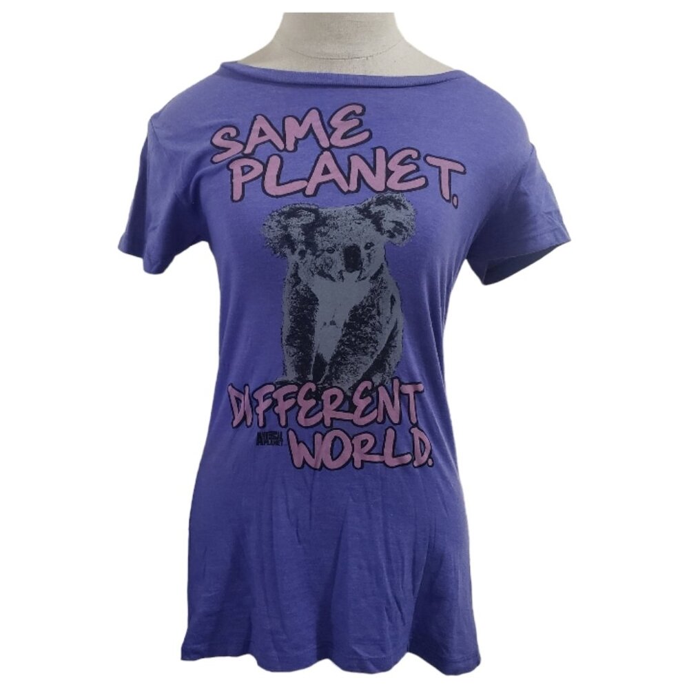 CT1734 Animal Planet T-shirt "Same Planet Different World" M
